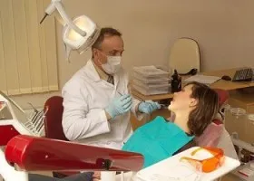 Deoarece există o fistulă