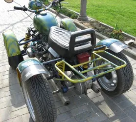 Tricicluri cu mâinile lor din Urali Tricicluri cu mâinile lor din Urali