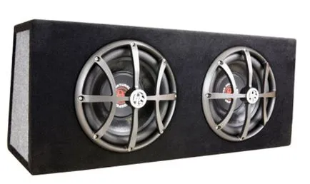 Plasarea subwoofer-ul în mașină cu mâinile lor Plasarea subwoofer-ul în mașină cu mâinile lor