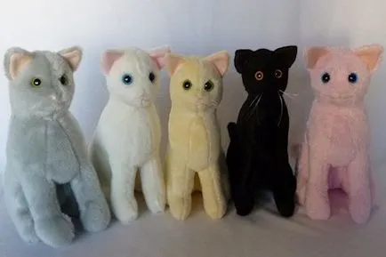 Cat jucărie moale, cu propriile sale mâini