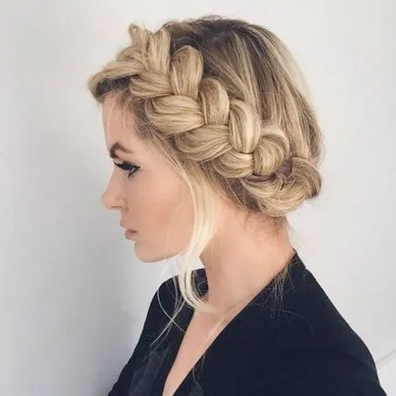 100 idei coafuri la modă, cu mâinile lor pe păr mediu cu fotografii