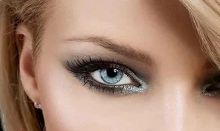 13 Cele mai bune opțiuni de machiaj Smokey gheață și aplicarea acesteia în etapele (a machiaj tehnica Smoky Eyes) 13 Cele mai bune opțiuni de machiaj smokey de gheață și pas cu pas de aplicare
