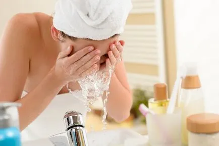 6 sfaturi cosmeticieni cum să se spele corect