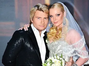 Anastasia Volochkova și Nikolay Baskov căsătorit cu o femeie e zi (bască) Anastasia Volochkova și Nikolay Baskov căsătorit cu o femeie s zi