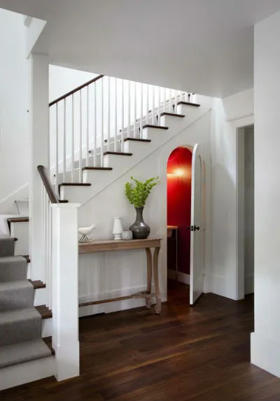 Mai mult de 10 idei pentru modul de utilizare a spațiului de sub scări