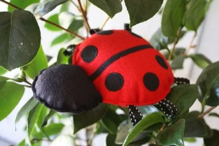 Ladybird din resturi de materiale