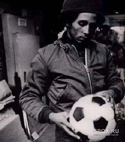 Bob Marley a murit de o dragoste pentru fotbal (fiul cel mai mare etiopian Prince) Bob Marley a murit de o dragoste pentru fotbal