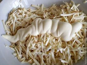 Sandvișuri cu brânză și roșii (gustări) Sandwich-uri cu roșii și brânză