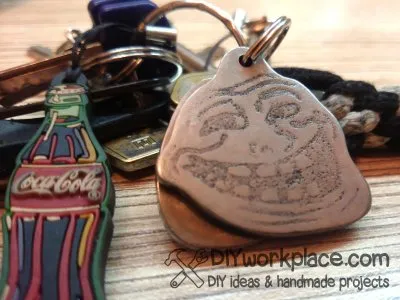 Keychains cu mâinile lor