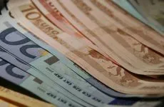 Ceea ce investitorul în momentul administrației provizorii în bancă, legal de auto-apărare