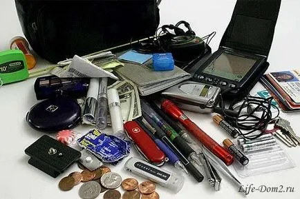 Ce ar trebui să fie într-o geantă de mână ce să pună în genți