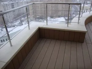 Care este definiția parapetului, scopul funcțional, instalarea, soiuri cu fotografii