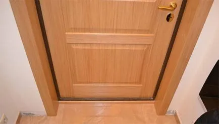 Efectuarea pantele la ușa din față a alegerea materialului și ordinea de instalare cu propriile mâini