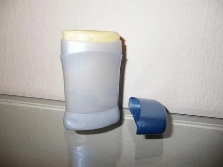 Deodorantul pentru o adolescentă fără aluminiu