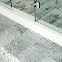 Design țiglă pentru opțiuni de dimensiuni fotografii baie mică cameră