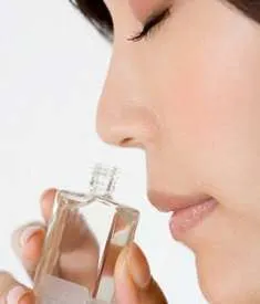Parfum - cum să facă propriile mâini (rețete de parfum la domiciliu) (acasă de parfumare) Parfum - cum să facă propriile mâini (rețete de parfum la domiciliu)