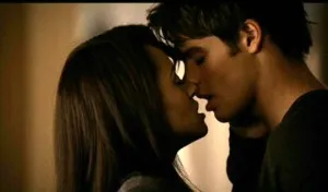 Dzhuli plek ce să se aștepte de la al cincilea sezon al „The Vampire Diaries“, precum și data preconizată (Plec) Dzhuli plek ce să se aștepte de la al cincilea sezon al „The Vampire Diaries“, precum și data estimată