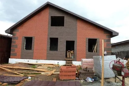 Casa arbolita construcție specială a pereților din zidărie