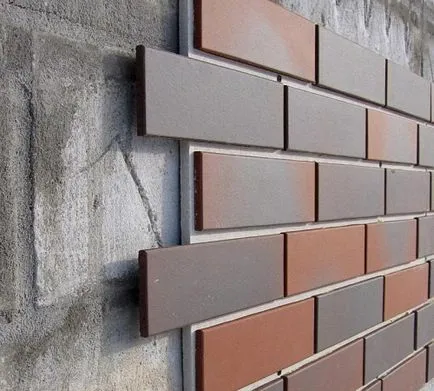 Panoul frontal sub o piatră, portal de construcție (piatră) Panoul frontal sub o piatră, portal de construcție