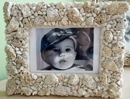 Rama foto cu mâinile sale de hârtie, carton, lemn (50 poze)
