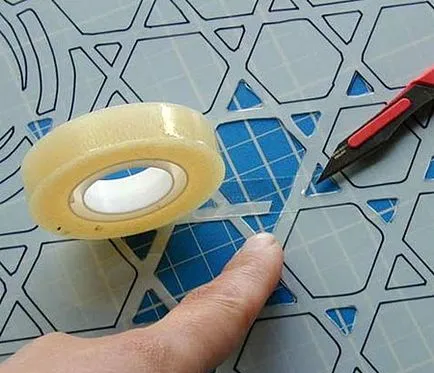 Efectuarea de șabloane cu mâinile lor - ce materiale sunt necesare și modul de utilizare a instrumentelor