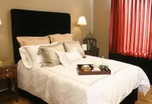 Care ar trebui să fie patul din dormitor pentru a pune dreapta, cât mai bine posibil, localizarea ferestrei, proiectarea și (ar trebui) Care ar trebui să fie patul din dormitor pentru a pune dreapta, cât mai bine posibil, localizarea ferestrei, proiectarea și