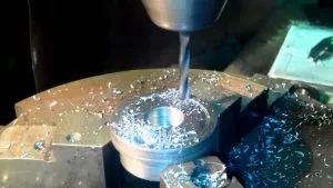 Precum și decât pentru a fora o gaură în metal (metal) Cum și ce a fora o gaură în metal