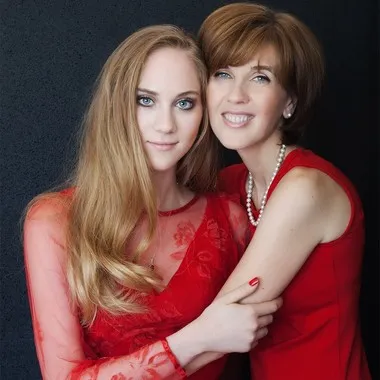 Deoarece cele două surori 10 imagini pe piață de desfacere pentru mama si fiica - am cumpăra (cumpărare) Deoarece cele două surori 10 imagini pe priza pentru mama si fiica - Cumpar