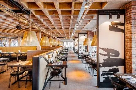 Cum se utilizează grinzile de pe tavan într-un interior modern, idei și fotografii