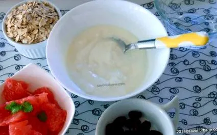 rózsaszínű