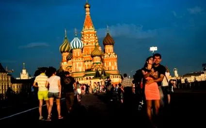 érkező turisták
