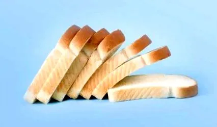 бело