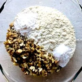 горіхами