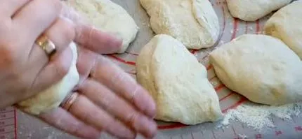 чесън кифлички
