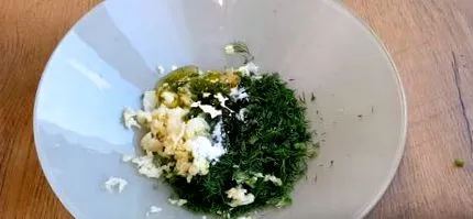 чесън кифлички