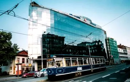 első