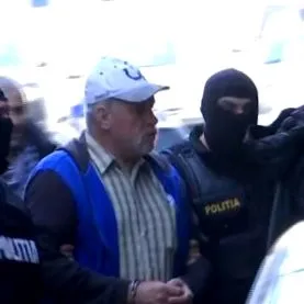 beszél beszél