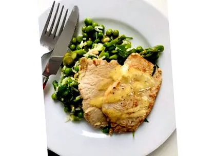 parmezán öntettel