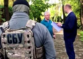 комуністичної пістолет