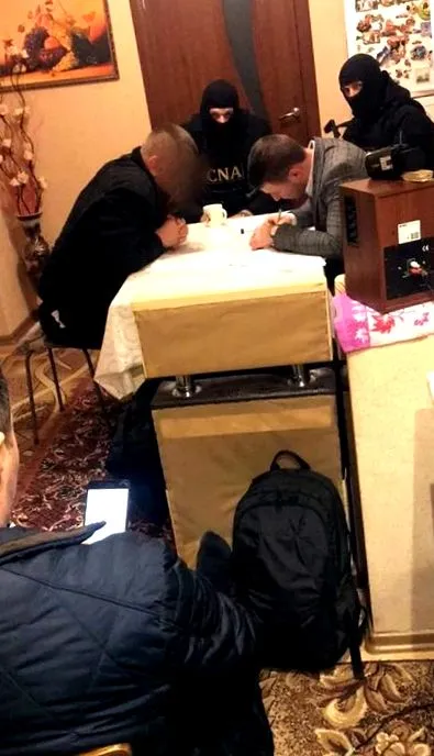 еден млад