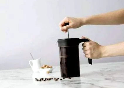 odkiaľ káva