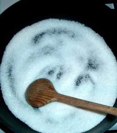лора карамели