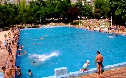 басейни