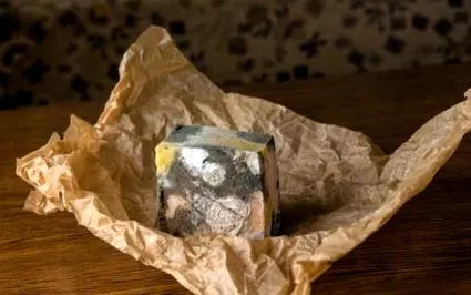 felismerni ételt