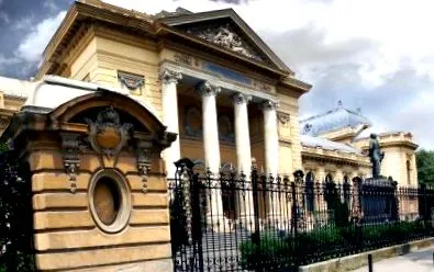 време