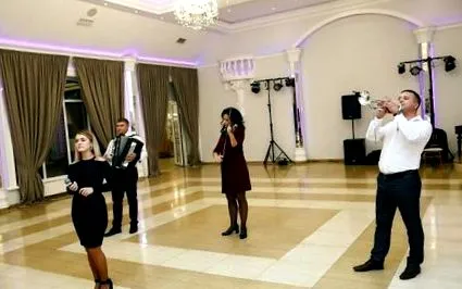 овој пост музиката