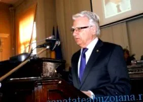 науковців