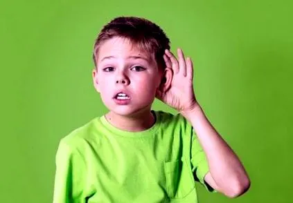 fülben lévő