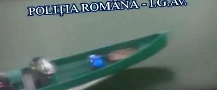 iker között
