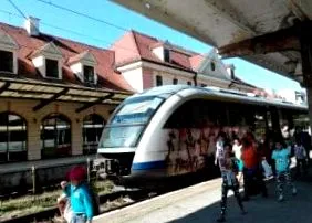 výhradne